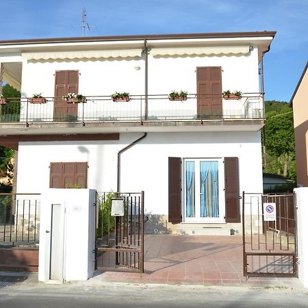 La Perla Del Magra Holidays House モンテマルチェッロ エクステリア 写真